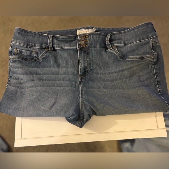 TORRID- Jegging Skinny High Rise Jeans - Picture 3 of 8